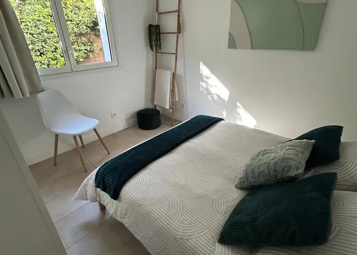 2 Pieces Avec Jardin Classe Meuble De Tourisme 2 Etoiles Апартаменты *
