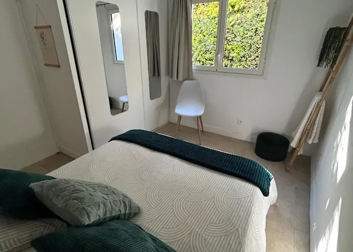 2 Pieces Avec Jardin Classe Meuble De Tourisme 2 Etoiles Кань-сюр-Мер